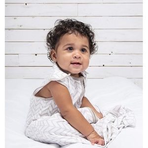 NWT organic sleep sack size sm 0-6mos GOTS certified cotton neutral chevron